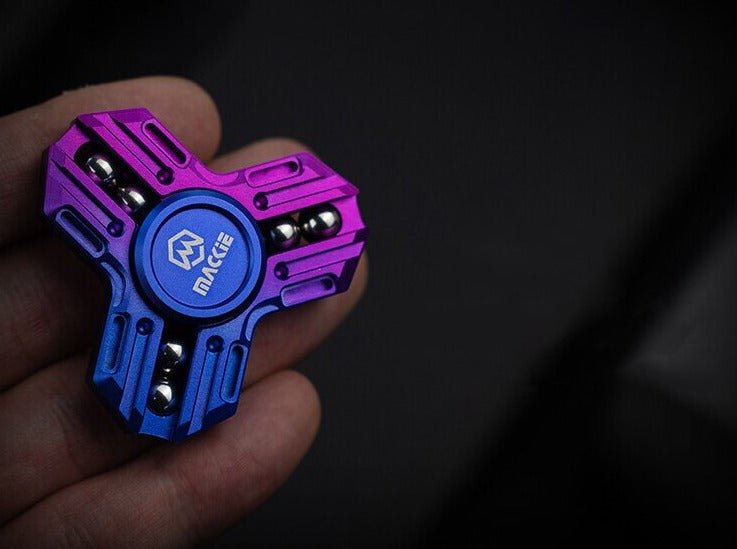 MACKIE Knight Mini Fidget Spinner Toy - Meta EDC